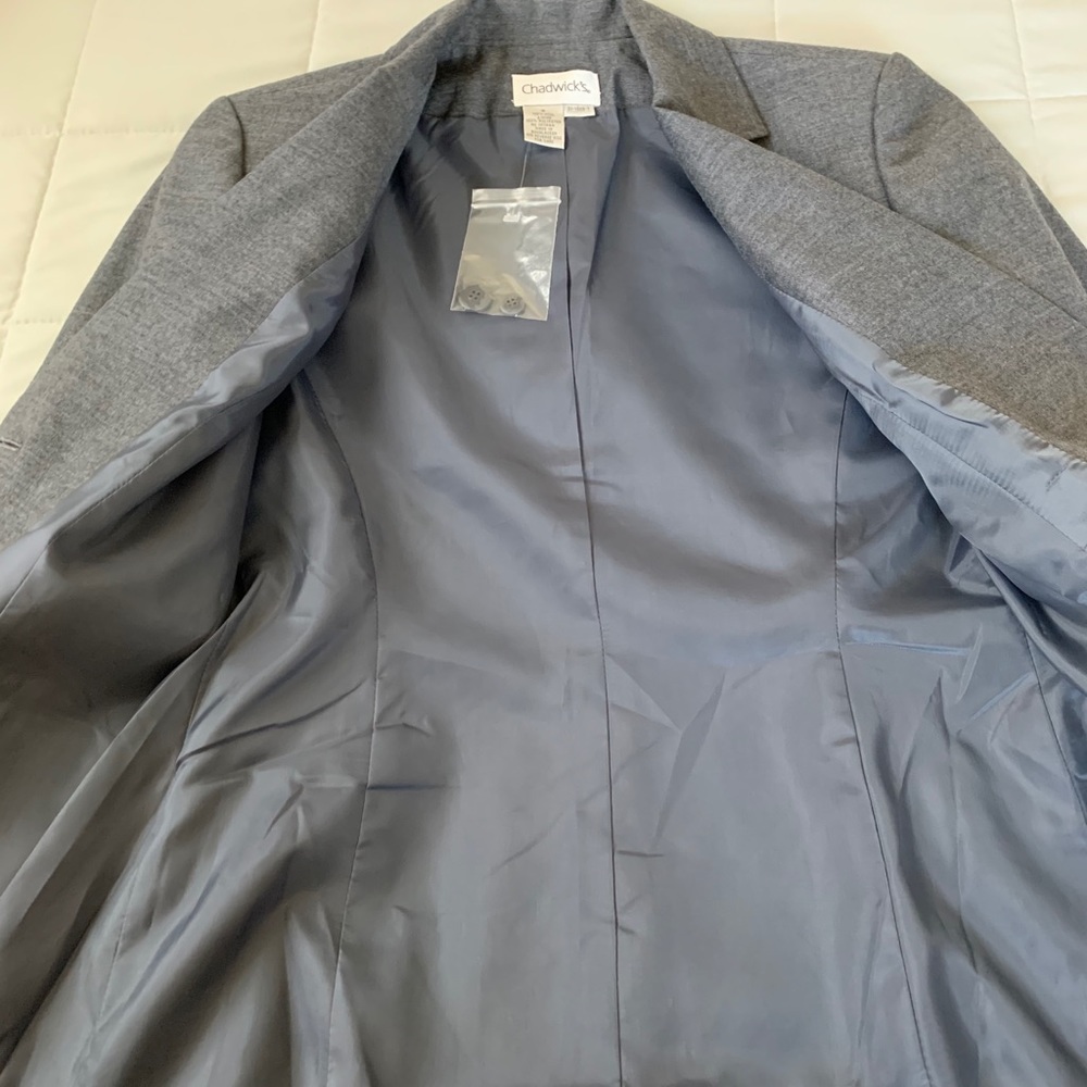 Blazer - Picture 2 of 11